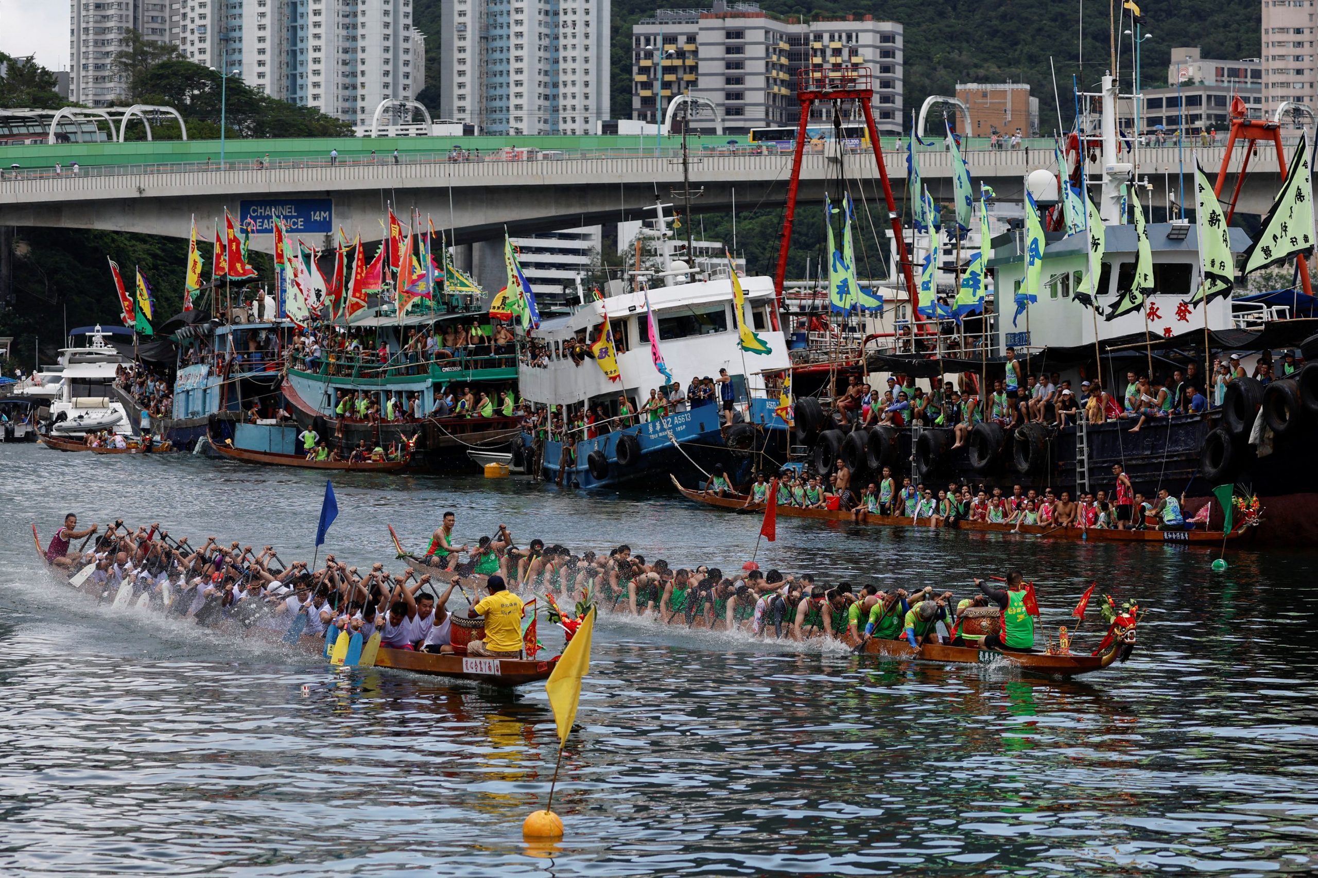 Kίνα: Το Dragon Boat Festival… βούλιαξε πιο κάτω από τα προ πανδημίας επίπεδα
