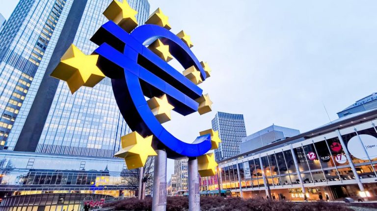 ΕΚΤ: Πού θα «κλειδώσουν» ανάπτυξη και πληθωρισμός στο τρίτο τρίμηνο