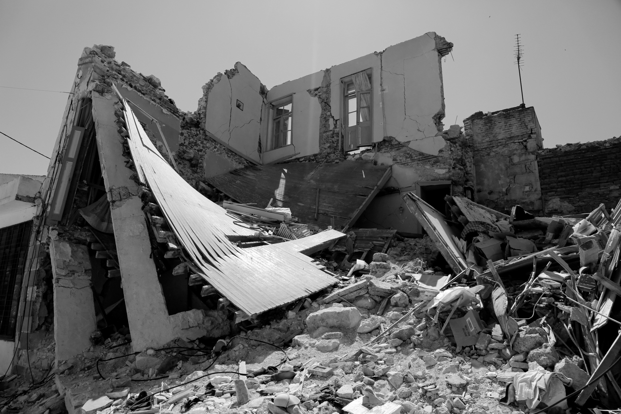 Ρήγμα της Αταλάντης: Οι καταστροφικοί σεισμοί του 1894 – Λιποθυμίες στην Ερμού και ζημιές στην Πύλη του Αδριανού