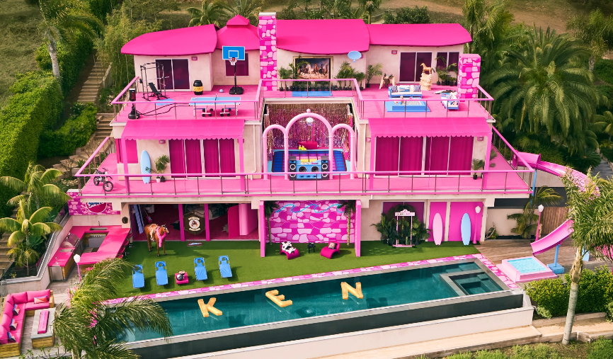 Airbnb: Μια βραδιά στο κουκλόσπιτο της Barbie
