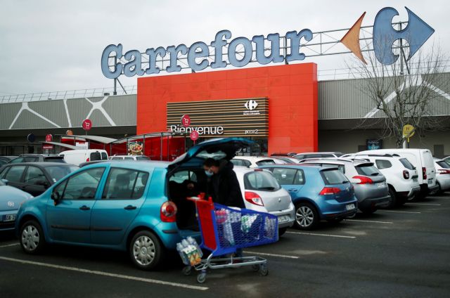 Carrefour: Μειώνει τις τιμές σε 500 προϊόντα