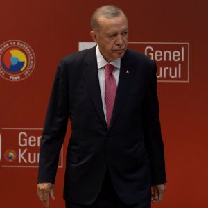 Ερντογάν: Ποια δυνατά ονόματα αφήνει εκτός κυβέρνησης