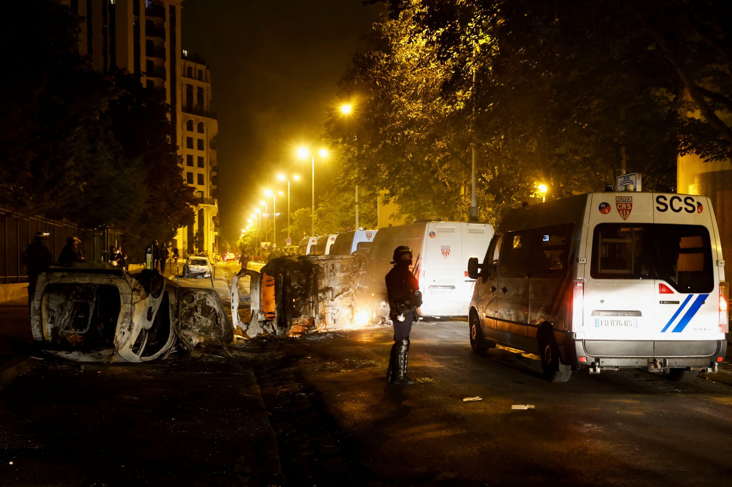 Γαλλία: Τρίτη νύχτα ταραχών μετά τον θάνατο εφήβου από σφαίρα αστυνομικού