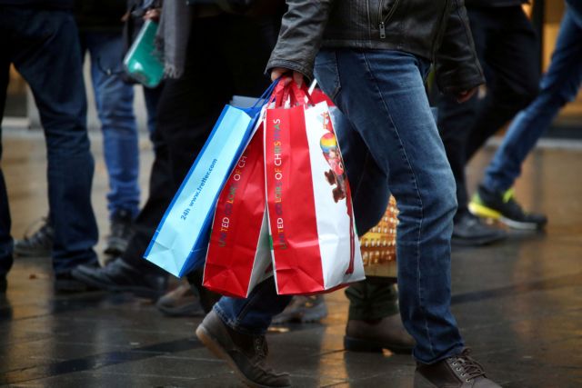 ΕΥ: Η αύξηση του κόστους ζωής απομακρύνει τους καταναλωτές από τα brands