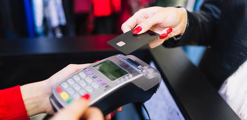 Electronic transactions: Over €450 billion in 2023