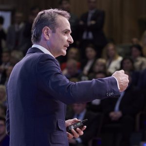 Νέο road trip από Μητσοτάκη: «Γκάζι» της ΝΔ προς τον Βορρά μήπως βάλει «φρένο» στα δεξιά της Δεξιάς