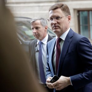 Ρωσία: Παρατείνει έως τέλη 2024 τις περικοπές πετρελαίου