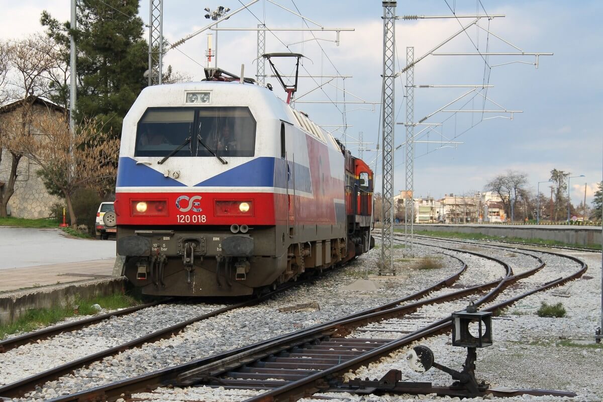 Intel agency in Greece joins police probes into continued vandalism of rail lines