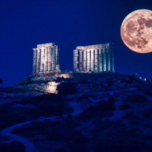Πανσέληνος Ιουνίου: Πότε θα δούμε το «φεγγάρι της φράουλας» και γιατί έχει αυτή την ονομασία;