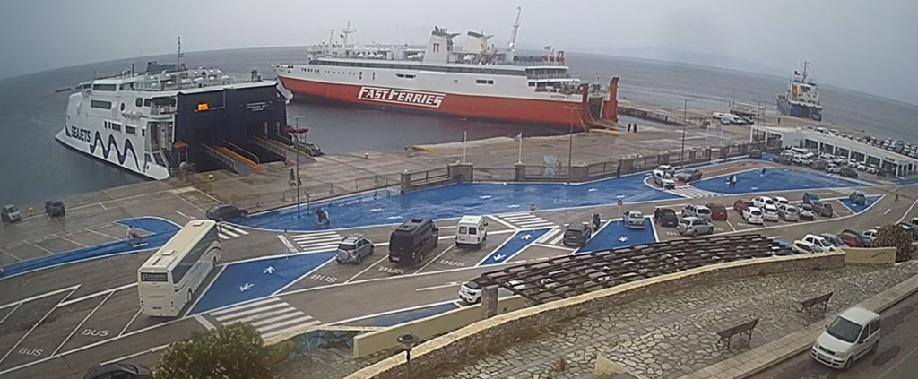 Τήνος: Σύγκρουση δύο επιβατηγών πλοίων στο λιμάνι