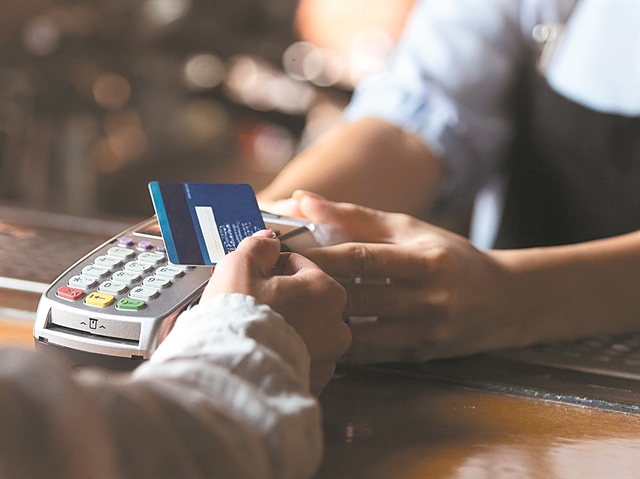 MasterCard: Σχέδιο για πληρωμές με κάρτες στα ταξί χωρίς προμήθεια – Δεν αποκλείονται εξαγορές
