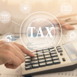 Τιμαριθμοποίηση της Φορολογικής Κλίμακας: Ποιοι κερδίζουν, ποιοι χάνουν