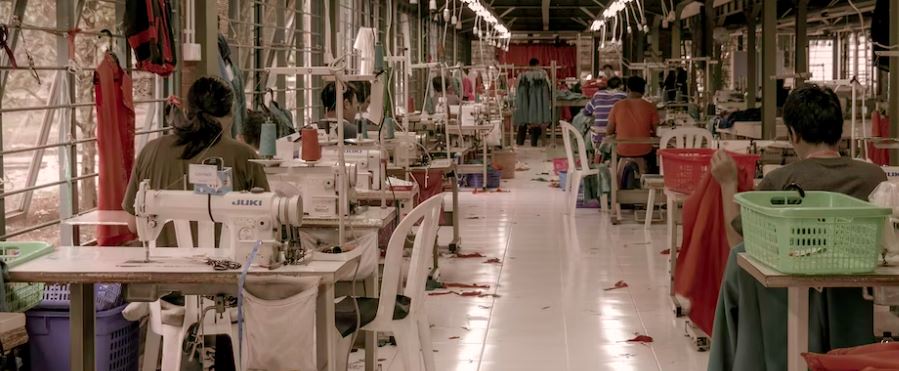 Μαλαισία: Μια μέρα από τη ζωή ενός εργαζόμενου στο fast fashion