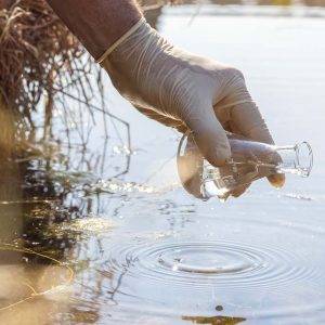 PFAS: Με σχεδόν 1,2 δισ. κλείνουν στόματα για τα «παντοτινά χημικά»