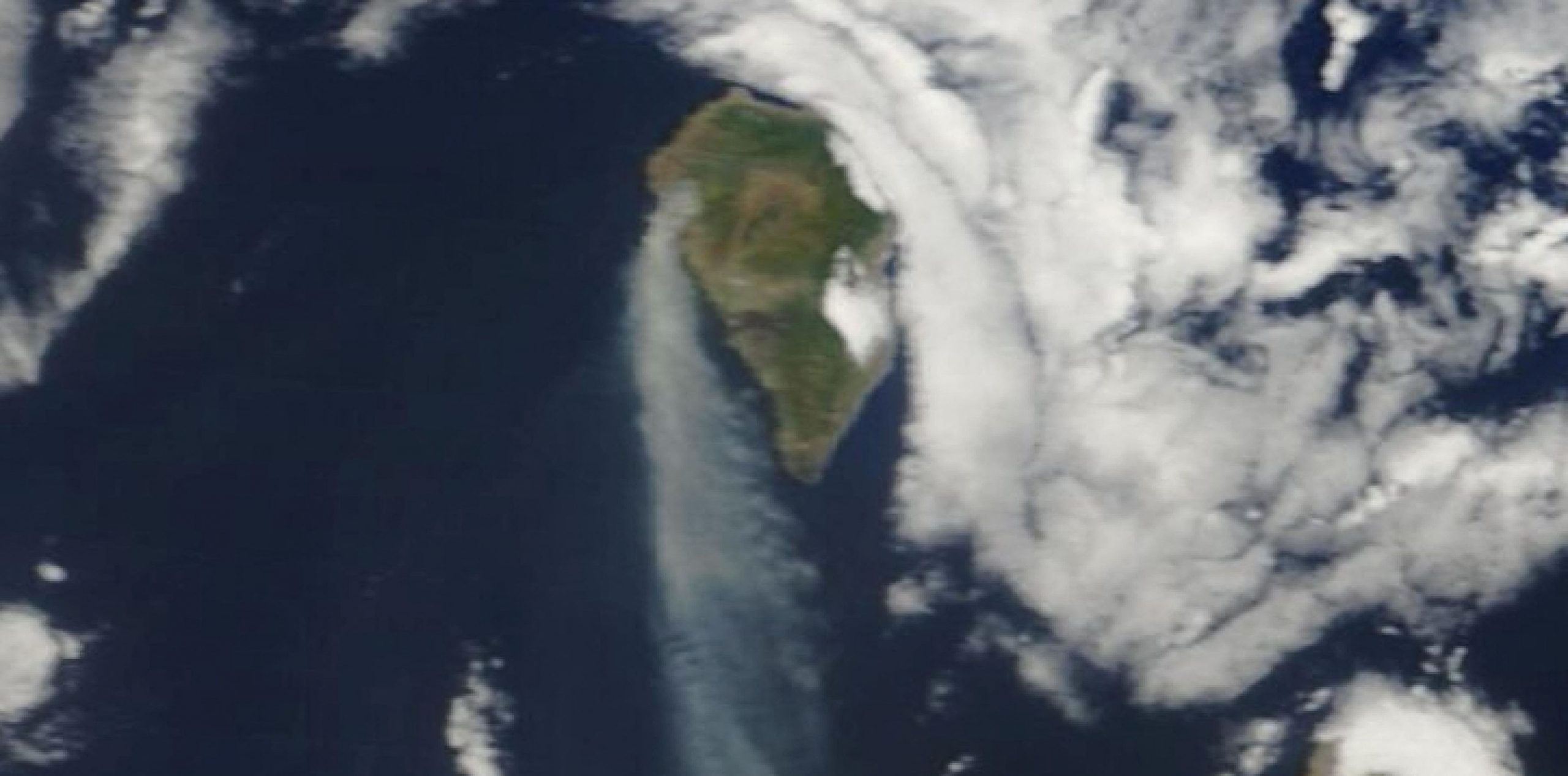 Ισπανία: Πυρκαγιά στο νησί Λα Πάλμα: Μαίνεται ανεξέλεγκτη – Δορυφορικές φωτογραφίες