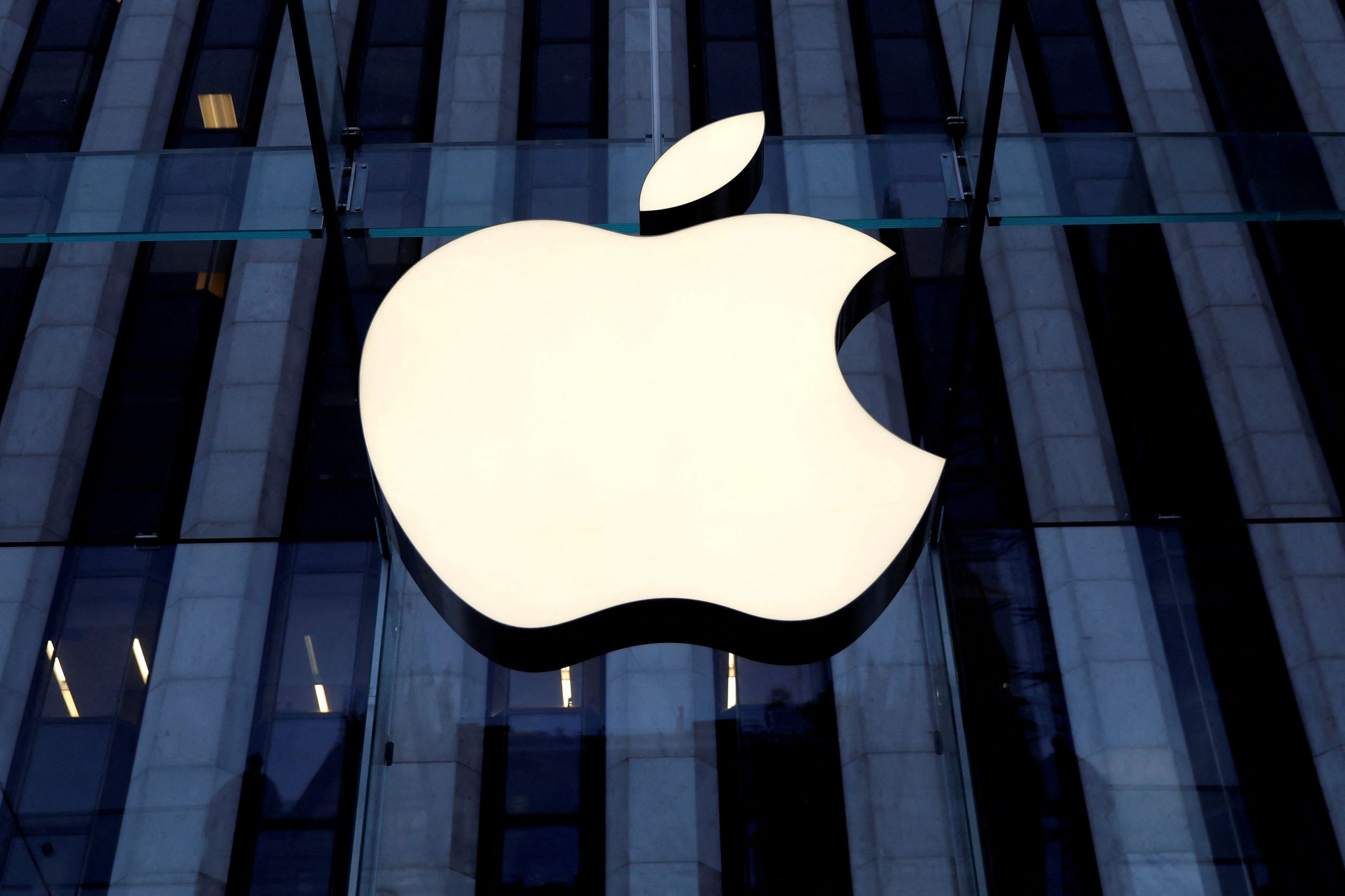 Apple: Πρόστιμο 25 εκατ. δολαρίων για παράνομη πρόσληψη μεταναστών