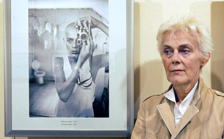 Μαρί-Λορ ντε Ντεκέρ: Πέθανε σε ηλικία 75 ετών η πολεμική ανταποκρίτρια