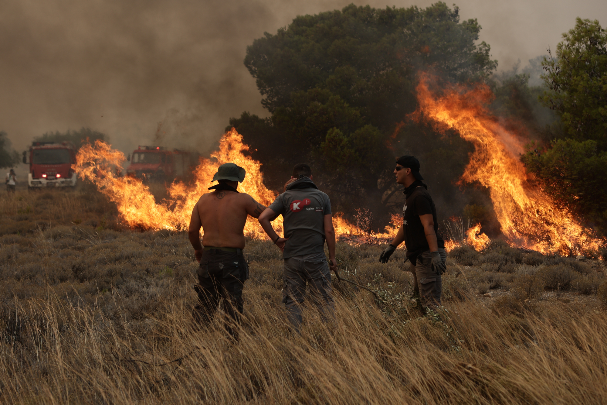Φωτιές: Συνεχίζονται οι επιχειρήσεις της Πυροσβεστικής – Παραμένουν οι δύσκολες συνθήκες