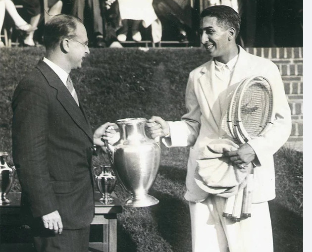 Jean René Lacoste: Ο γόνος της πλούσιας παριζιάνικης οικογένειας έγινε Νο1 τενίστας και ζάμπλουτος επιχειρηματίας