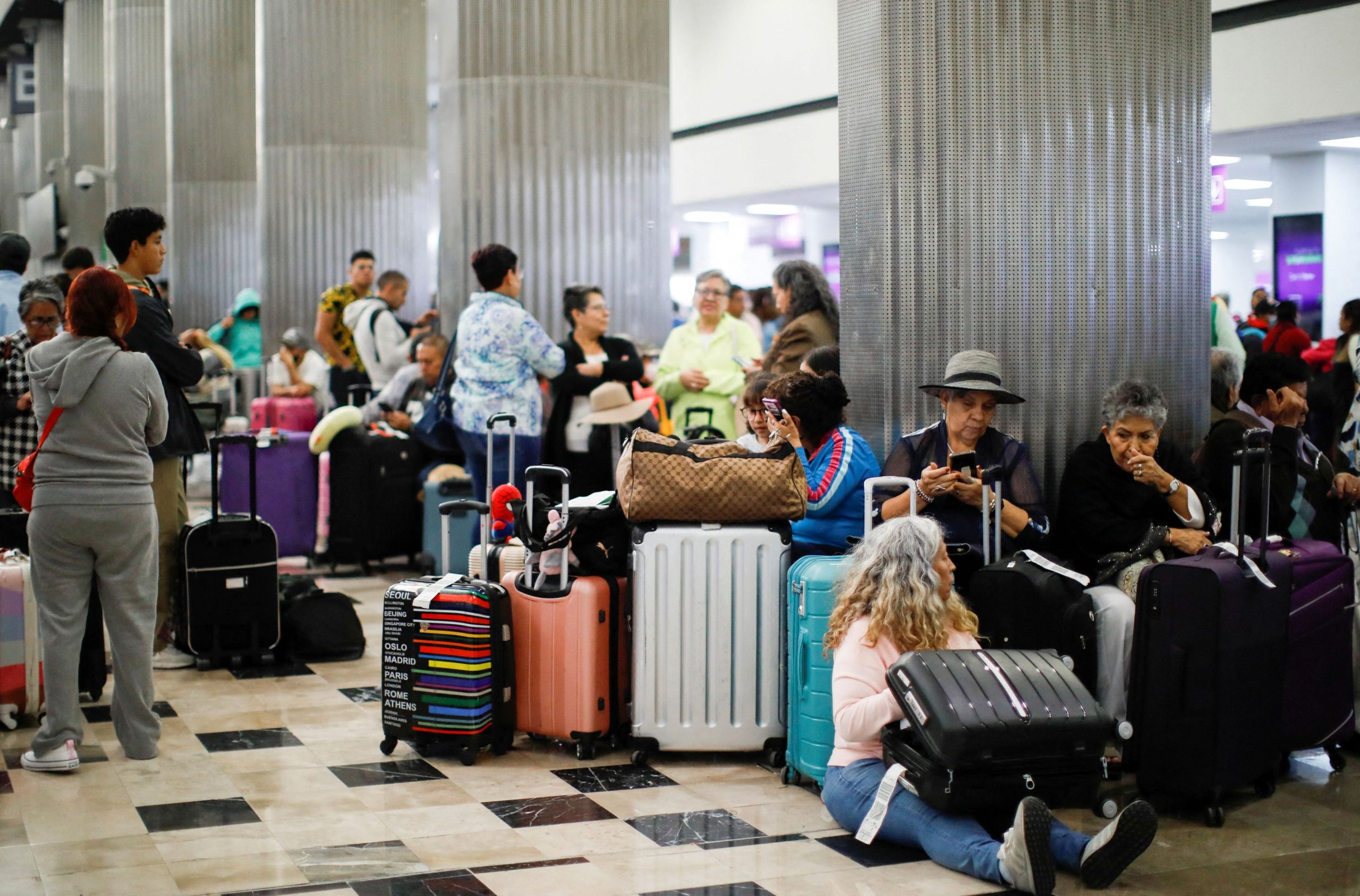 Γαλλία: Εκκενώθηκαν έξι αεροδρόμια