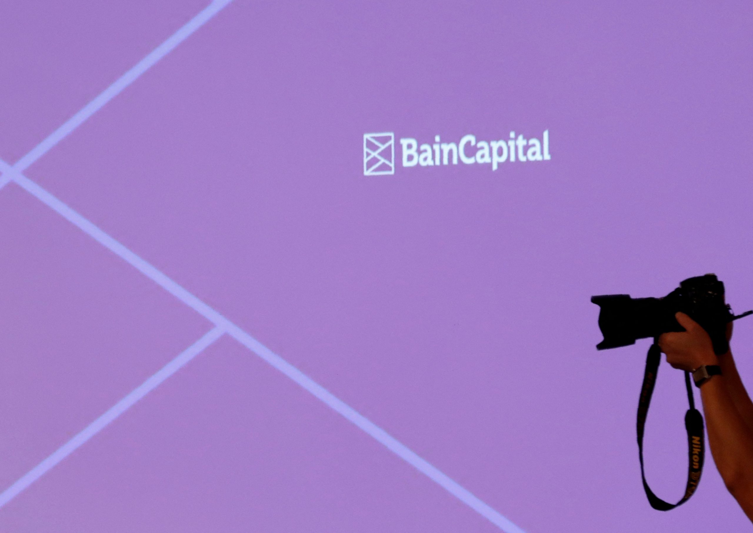 Bain Capital: Αυξάνει στα 3,7 δισ. δολ. την πρόταση εξαγοράς της SoftwareOne