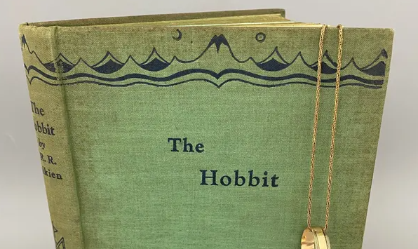 Για 10.000 λίρες πουλήθηκε σπάνια έκδοση του βιβλίου «Χόμπιτ» στο eBay