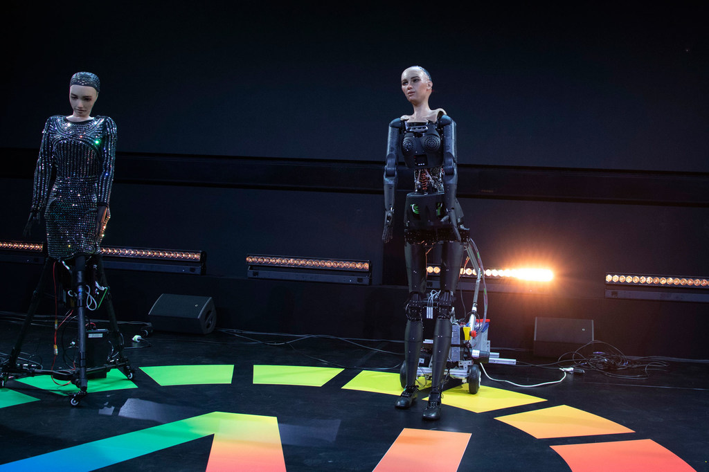 Τεχνητή νοημοσύνη: Τι λένε τα ρομπότ για τις θέσεις εργασίας και τις σχέσεις με τον άνθρωπο
