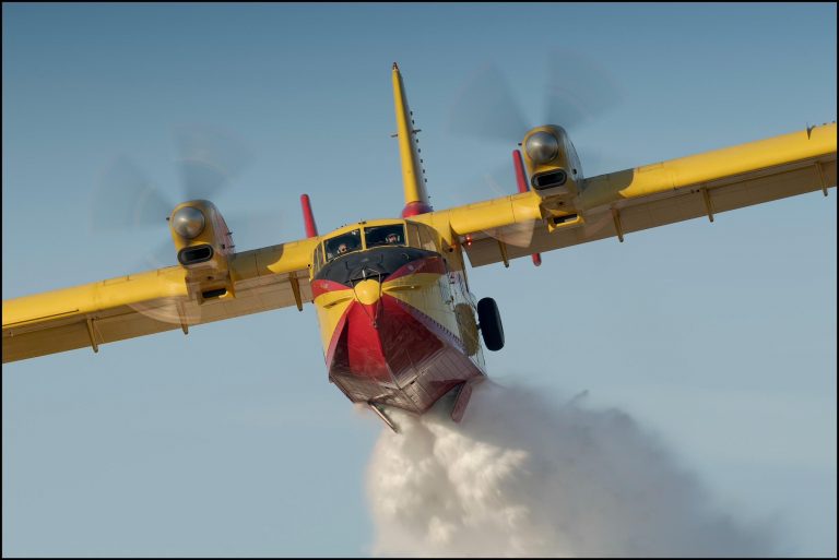 Πτώση Canadair: Τι γράφει o διεθνής τύπος για την πτώση του στην Κάρυστο