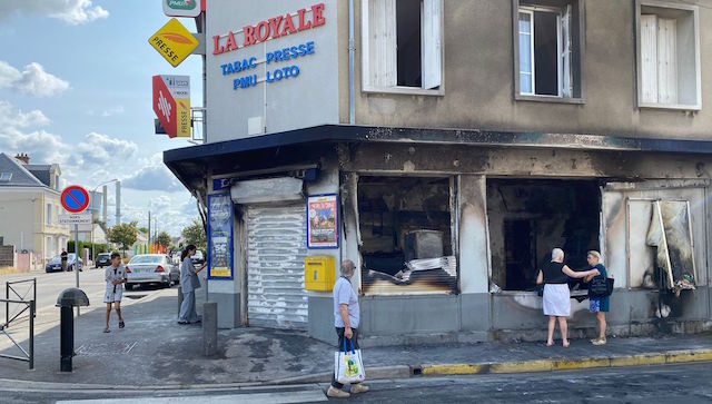 Γαλλία: Στο στόχαστρο επιθέσεων βρέθηκαν περισσότερο τα καταστήματα με καπνικά προϊόντα