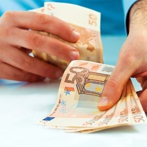 Τριετίες: Δεκαέξι ερωτήσεις – απαντήσεις για τα επιδόματα προϋπηρεσίας των εργαζομένων