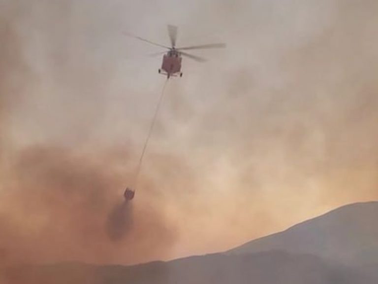 Φωτιές: Ανεξέλεγκτα παραμένουν τα τέσσερα μέτωπα της πυρκαγιάς στη Ρόδο