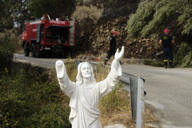 Πυρκαγιές: Μάχη με τις φλόγες σε Βόλο και Λαμία – Νεκροί και ανυπολόγιστες καταστροφές