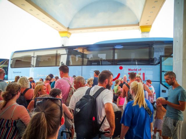 Rhodes: Mass departure of tourists – Complaints of tripling prices in city hotels