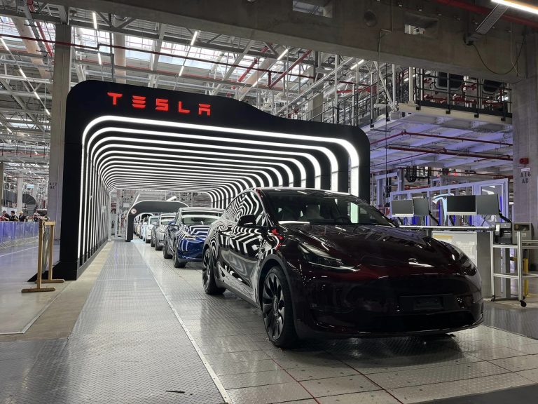 Tesla: Σχεδιάζει το νέο ηλεκτροκίνητο των 24.000 δολαρίων στην Ινδία
