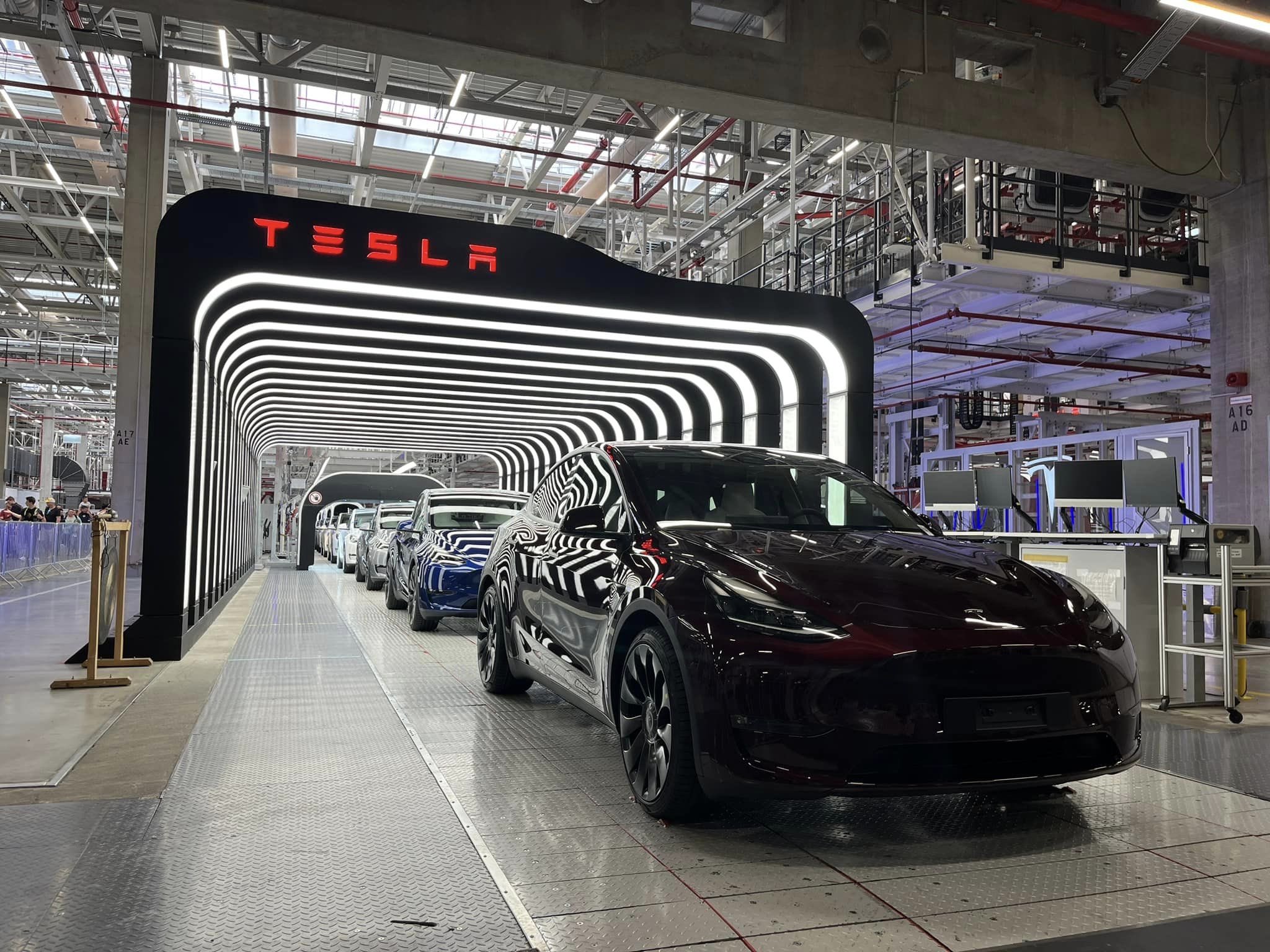 Tesla: Προχωρά το σχέδιο επέκτασης του μεγαλύτερου εργοστασίου αυτοκινήτων στην Ευρώπη