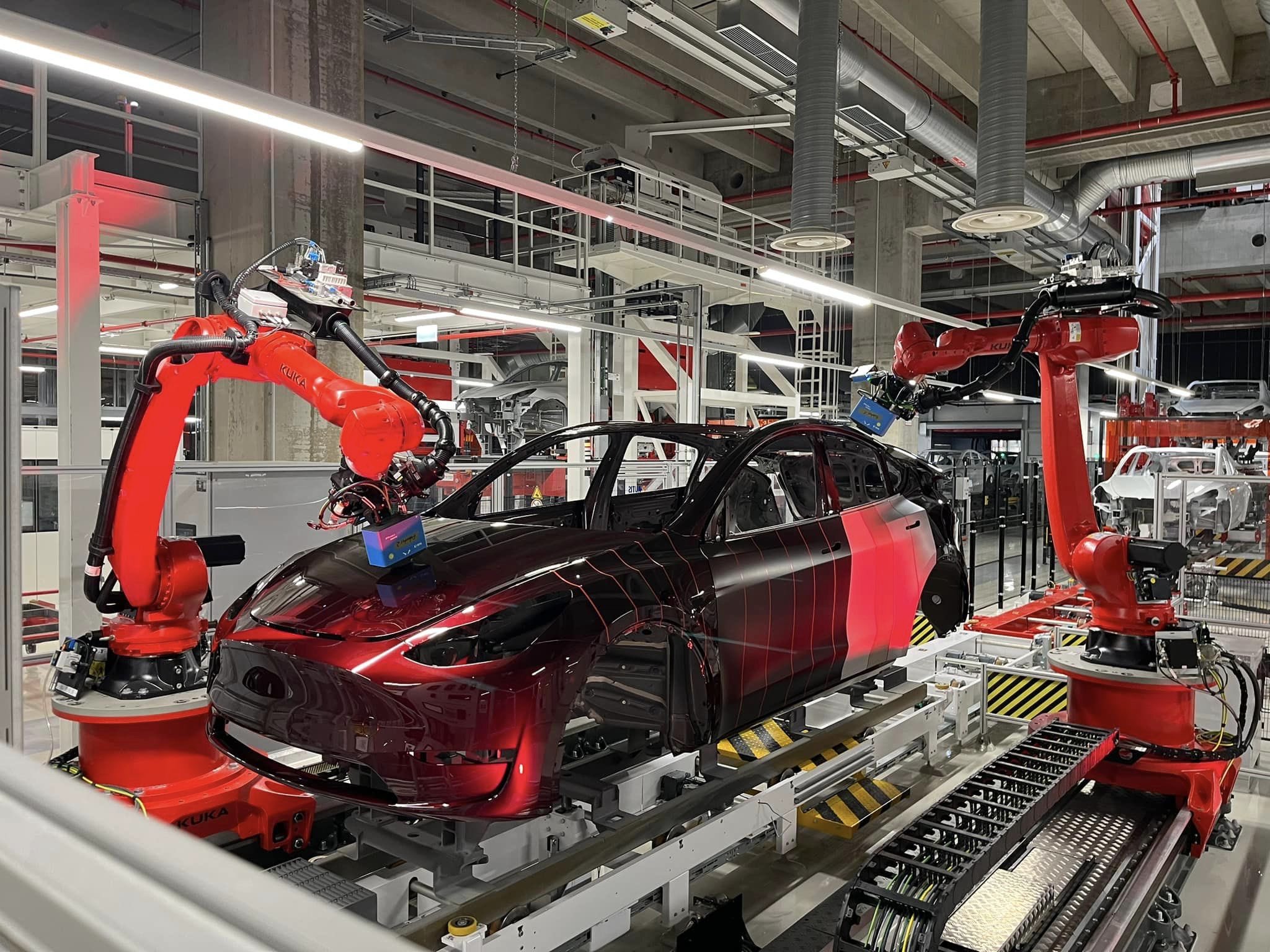Tesla: Οξύνεται η διαμάχη με τους εργαζομένους στη Σουηδία