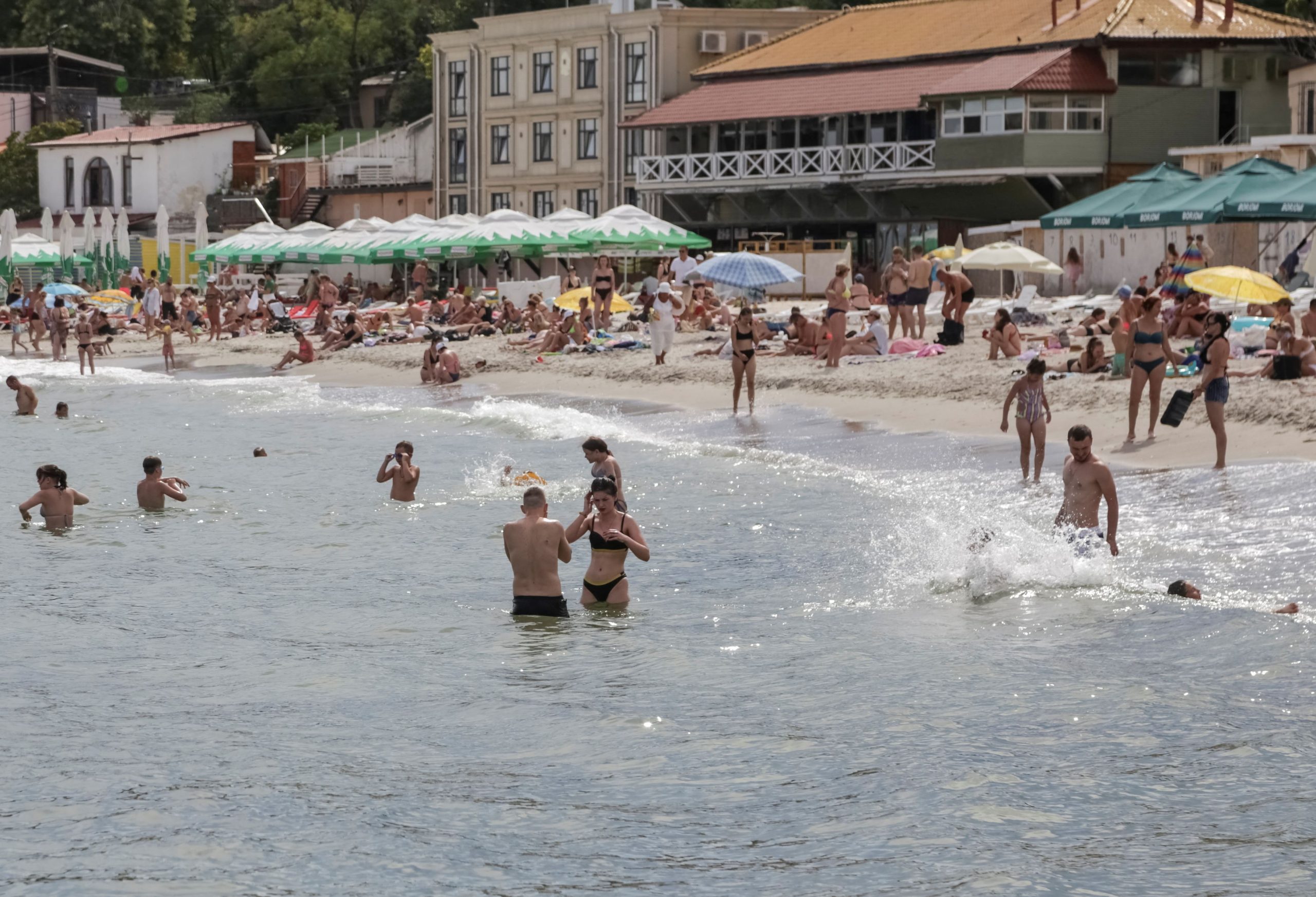 Ουκρανία: Για πρώτη φορά μετά τη ρωσική εισβολή, άνοιξε η πρόσβαση σε παραλίες στην Οδησσό