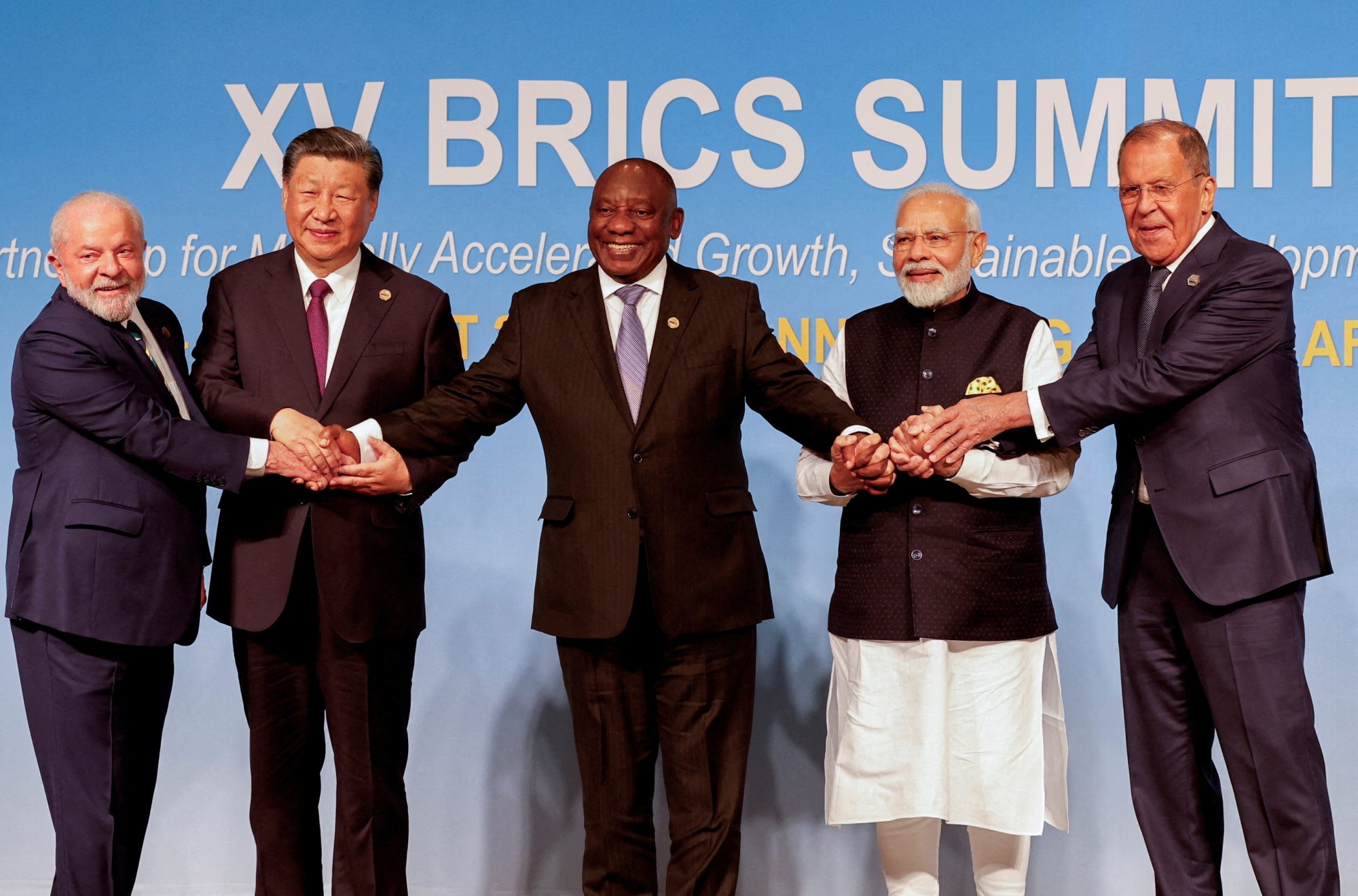 Κίνα: Το Πεκίνο με το νέο διευρυμένο μπλοκ των BRICS θέλει να κάνει σαματά
