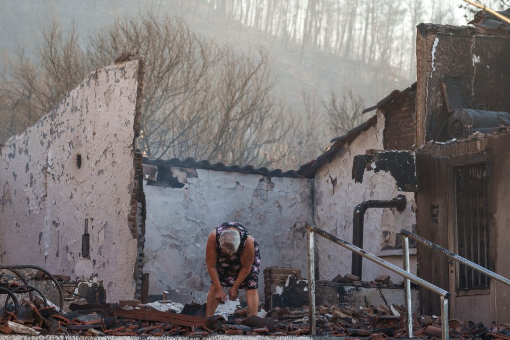 Φωτιές: Παράταση προθεσμιών φορολογικών υποχρεώσεων για τους πληγέντες