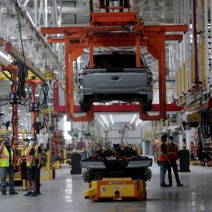 ΗΠΑ: Η εργασία στα εργοστάσια είναι υπερεκτιμημένη – Αλλού είναι οι θέσεις εργασίας του μέλλοντος