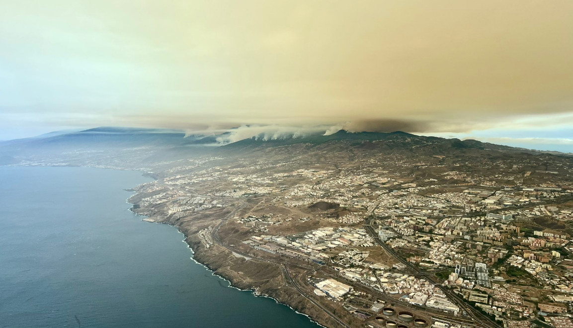 Τενερίφη: Χιλιάδες άνθρωποι απομακρύνθηκαν λόγω πυρκαγιάς που καίει ανεξέλεγκτα