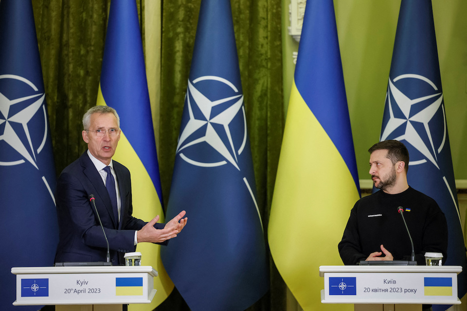 Στόλτενμπεργκ: Η Ουκρανία και μόνο θα αποφασίσει για ειρηνευτικές συνομιλίες και αποδεκτή λύση