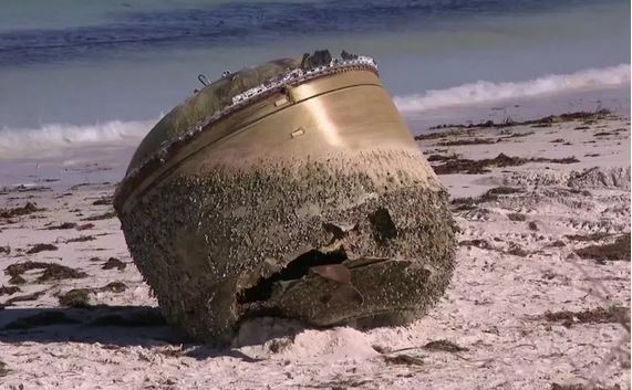 Λύθηκε το μυστήριο με το μυστηριώδες αντικείμενο που ξεβράστηκε σε παραλία στην Αυστραλία – Έπεσε από το διάστημα