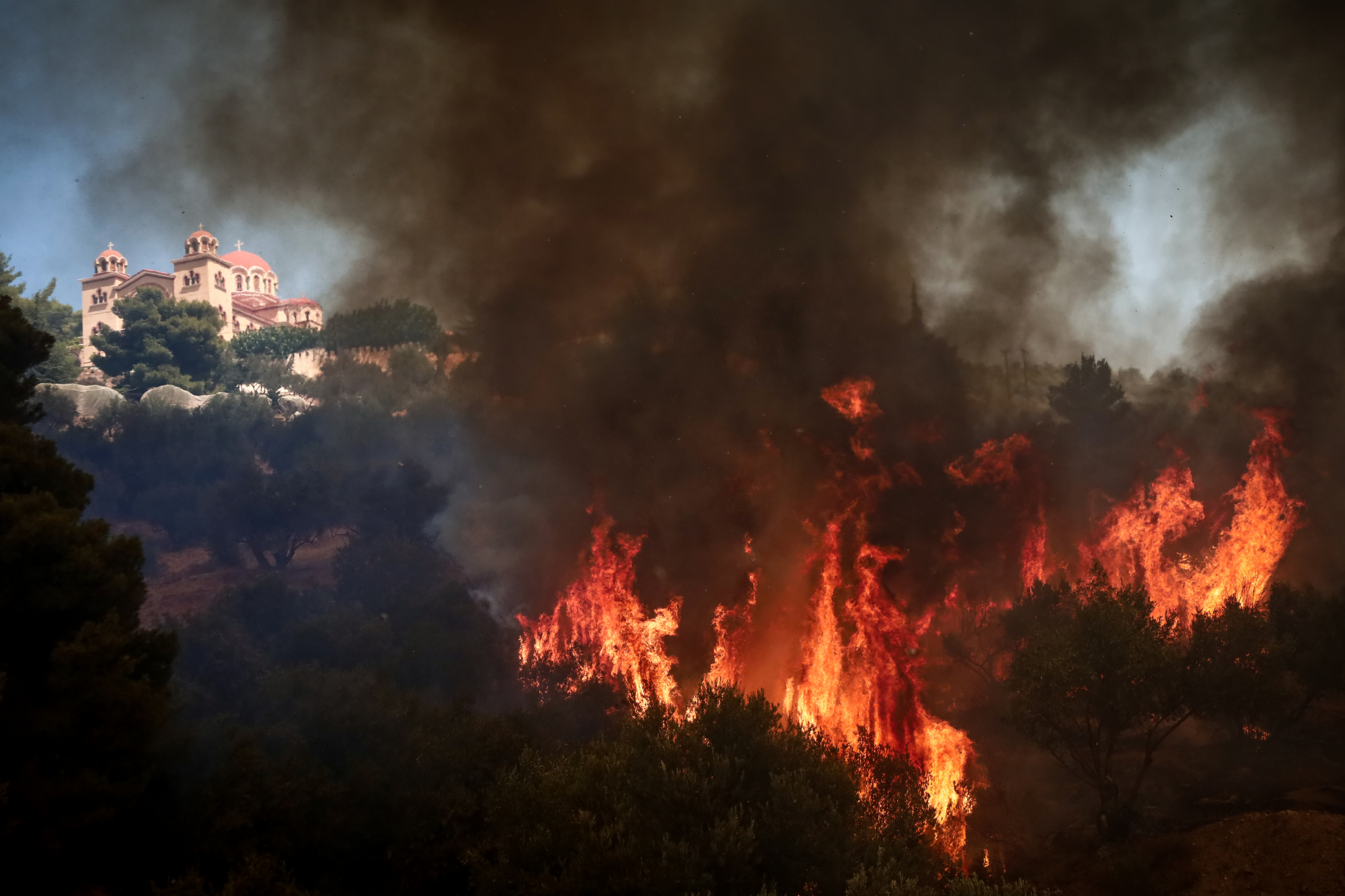 Major wildfire fronts continue in extreme NE Greece