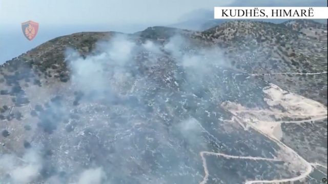 Αλβανία: Μάχη με τα πύρινα μέτωπα δίνουν πυροσβέστες και στρατιώτες