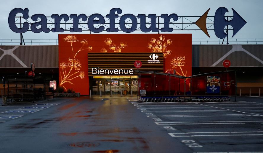 Γαλλία: Ο πρόεδρος του Carrefour ζητά αναβολή του πλαφόν στις εκπτώσεις των καταστημάτων