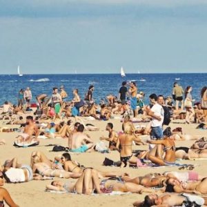 Οι καλοκαιρινές διακοπές που ξέραμε δε θα έρθουν ποτέ ξανά  – «Θα πάρουμε τα βουνά;»