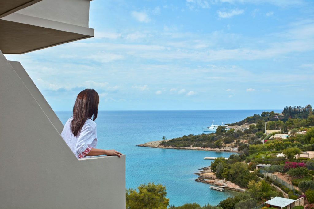 Hinitsa Bay: Πώς χρηματοδοτείται το επενδυτικό σχέδιο στο Πόρτο Χέλι