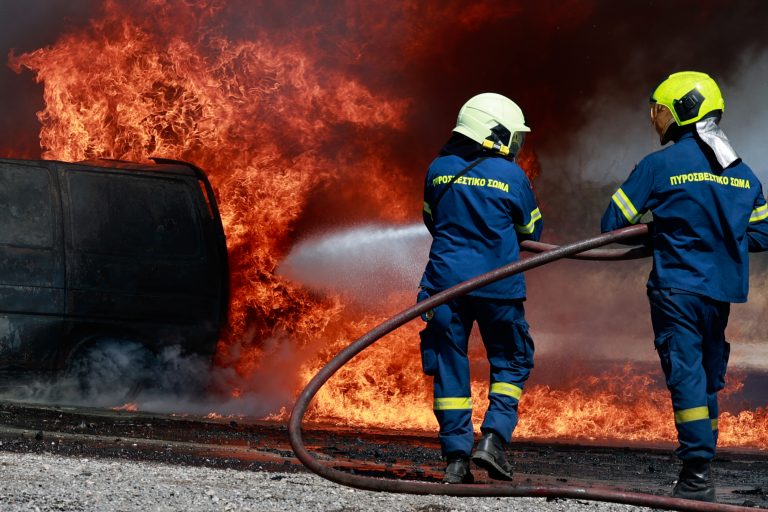 Ασπρόπυργος: Φωτιά σε τρεις διαφορετικές εστίες – Μεγάλη κινητοποίηση της Πυροσβεστικής