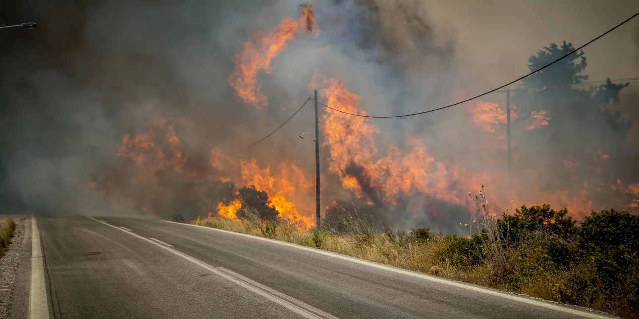 Φωτιές: Η συγκλονιστική δράση των εθελοντών στη Ρόδο που έσωσε ολόκληρα χωριά